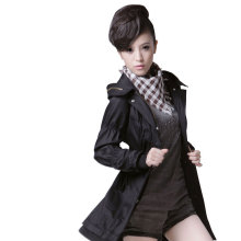 2012春装新款韩版 胸前后褶皱 修身长款外套 <span class=H>连帽</span>风衣女装