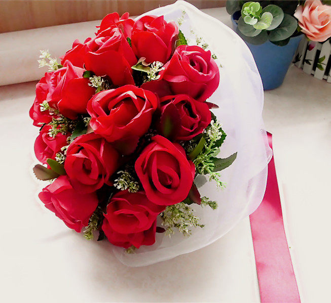 特价2011新款韩式红色新娘手捧花花球 20朵红玫瑰手花送一对胸花