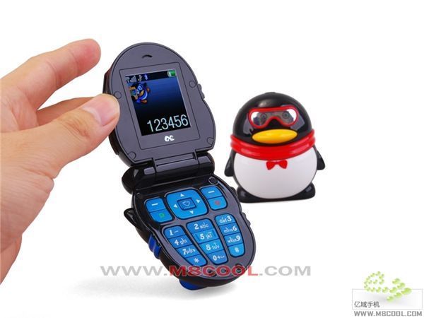 GucciQQ 可爱QQ企鹅手机 情侣版 1G卡卡通儿