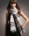 Burberry London绝对专柜款桑蚕丝奢华围巾丝巾 春季更火热