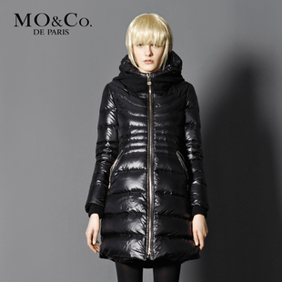 MO&Co. 摩安珂 M113EIN09立领拉链中长款修身女羽绒服moco