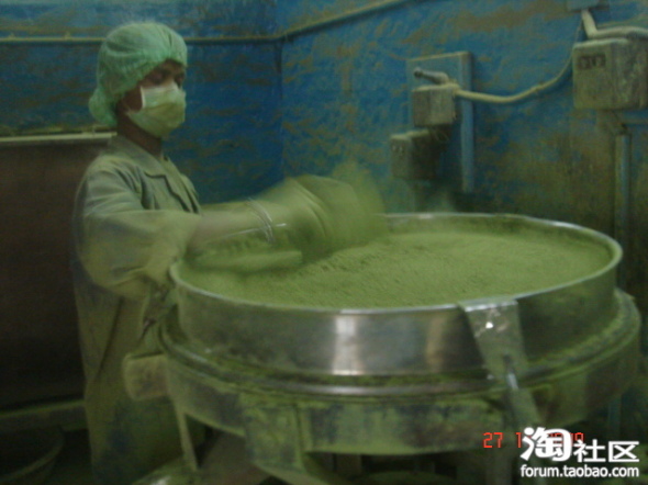 真有纯天然的植物<em>海娜粉</em>能将白发<em>染</em>成成黑发吗