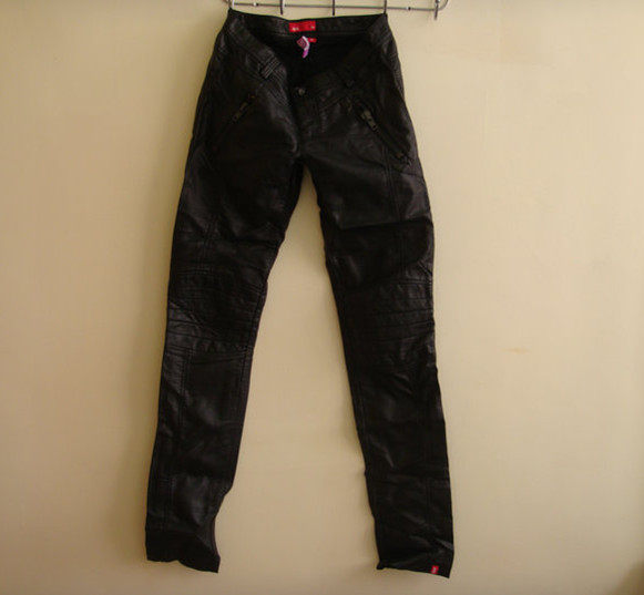 <span class=H>es</span><span class=H>pr</span><span class=H>it</span>/edc 专柜正品 黑色小脚提臀显瘦低腰女款小羊皮长裤