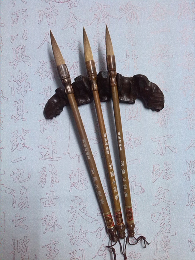 精品狼毫大中小毛笔.行书楷书习笔.湖笔 东北狼尾在类目 电子词典/电纸书/文化用品, 画具/画材/书法用品, 毛笔中 - 来自Buy2taobao.com提供专业的淘宝代购服务