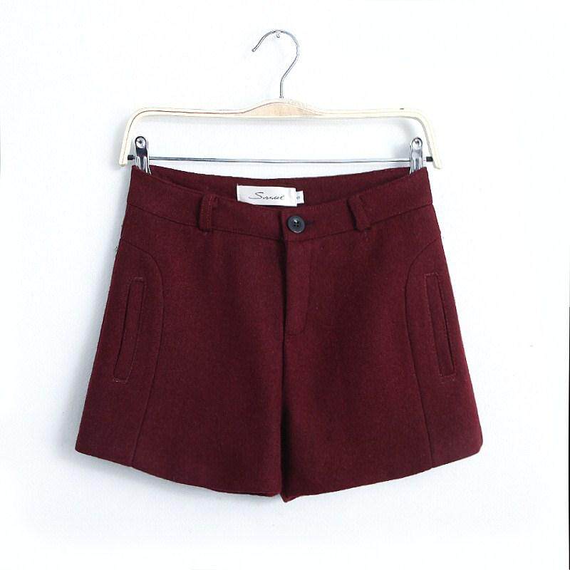 【多图】灰色<em>短裤</em>要搭配<em>什么上衣</em>和鞋_灰色皮