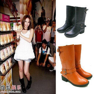大热工程靴：Elva萧亚轩常出鏡Frye類似明星款環扣机车靴子<span class=H>中筒靴</span>