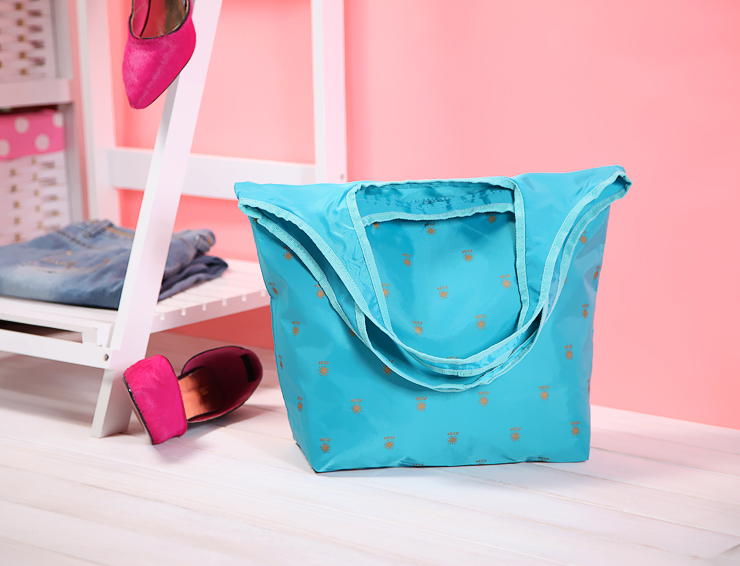 歐洲品牌~藍綠色厚實尼龍料折疊環保購物袋 手提袋在類目 收納整理, 家庭收納用具, 收納袋, 其他收納袋中 - 來自Buy2taobao.com提供專業的淘寶代購服務