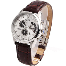 �����˽ڰ��ʡ���ƷCasio����ŷ��Ƥ�б�BEM-501L-7AVʱ�ж�ɫ