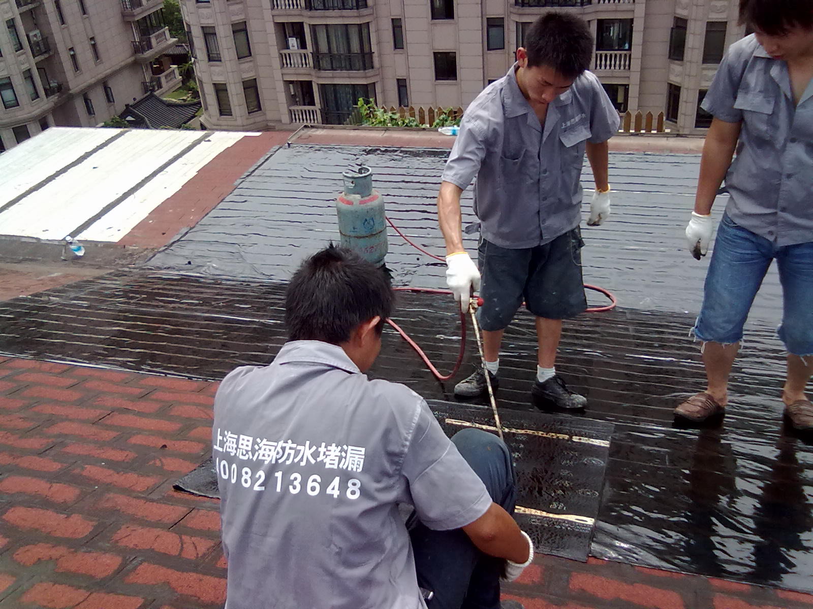 房屋补漏 楼房补漏 房顶漏雨维修 屋顶瓦房漏雨
