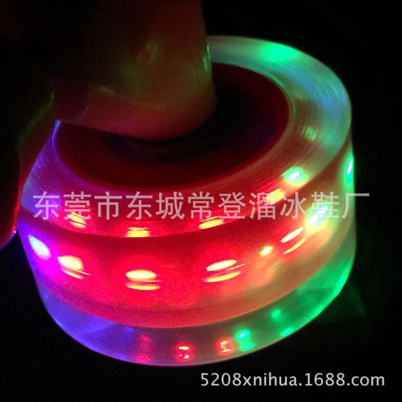 双排溜冰鞋配件轮滑旱冰滑冰鞋用闪光轮子PU高弹彩轮荧光轮红色在类目 运动/瑜伽/健身/球迷用品, 轮滑/滑板/极限运动, 双排轮中 - 来自Buy2taobao.com提供专业的淘宝代购服务