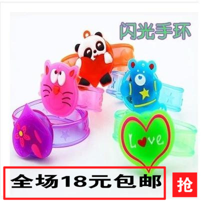 圣诞节小礼物多款卡通闪光软胶手环卡通手腕带 圣诞老人 手环在类目 玩具/童车/益智/积木/模型, 电子/发光/充气/整蛊玩具, 发光玩具中 - 来自Buy2taobao.com提供专业的淘宝代购服务