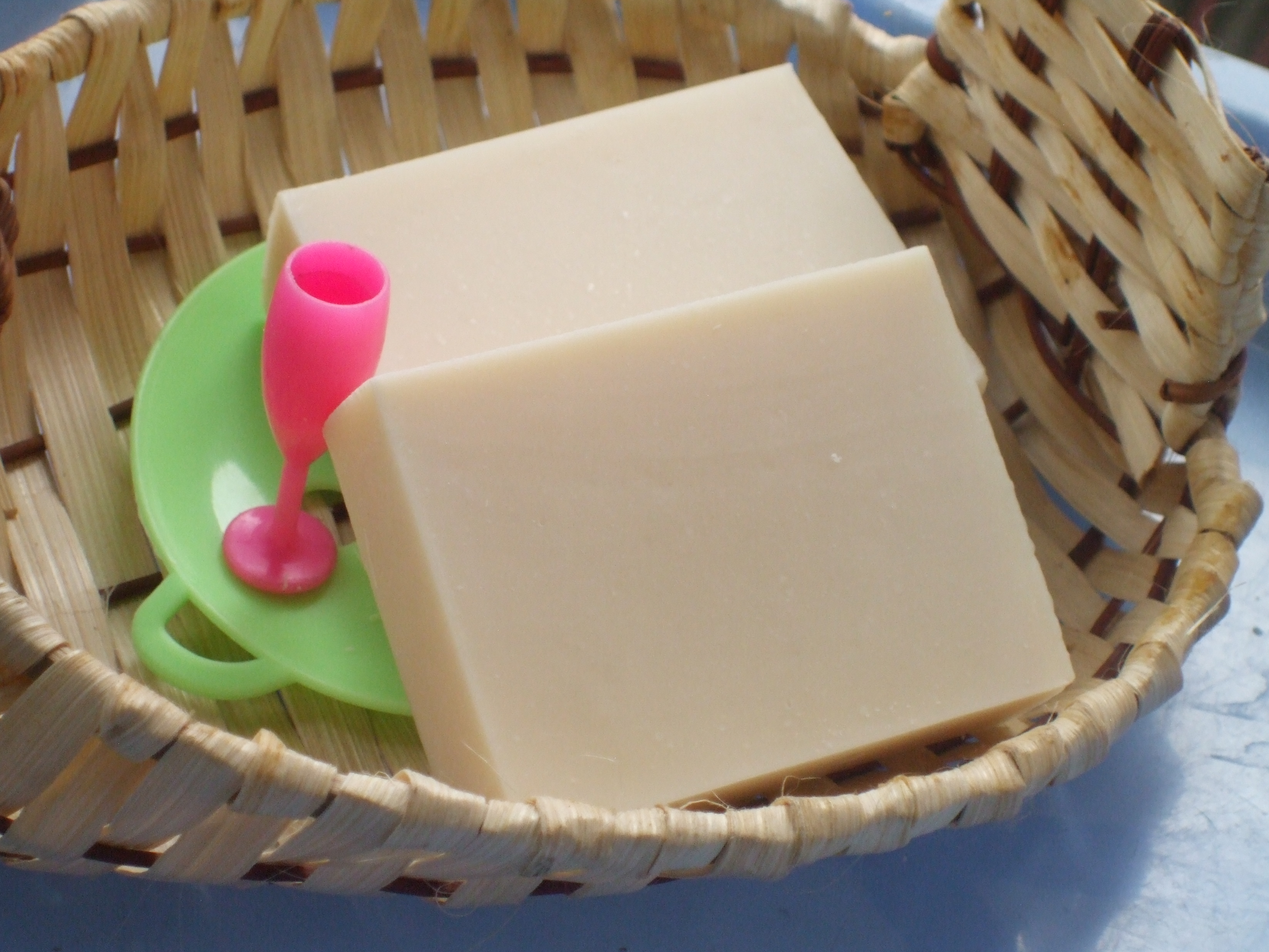 Sheep milk refreshing soap Remove makeup depth clean skin and flesh Handmade Soap Cold soap Adhere to the ancient lawin the Skin Care/Body/Essential oils , Aromatherapy essential oils , Soap/Soap category - from Buy2taobao.com to provide professional Taobao agent buy service