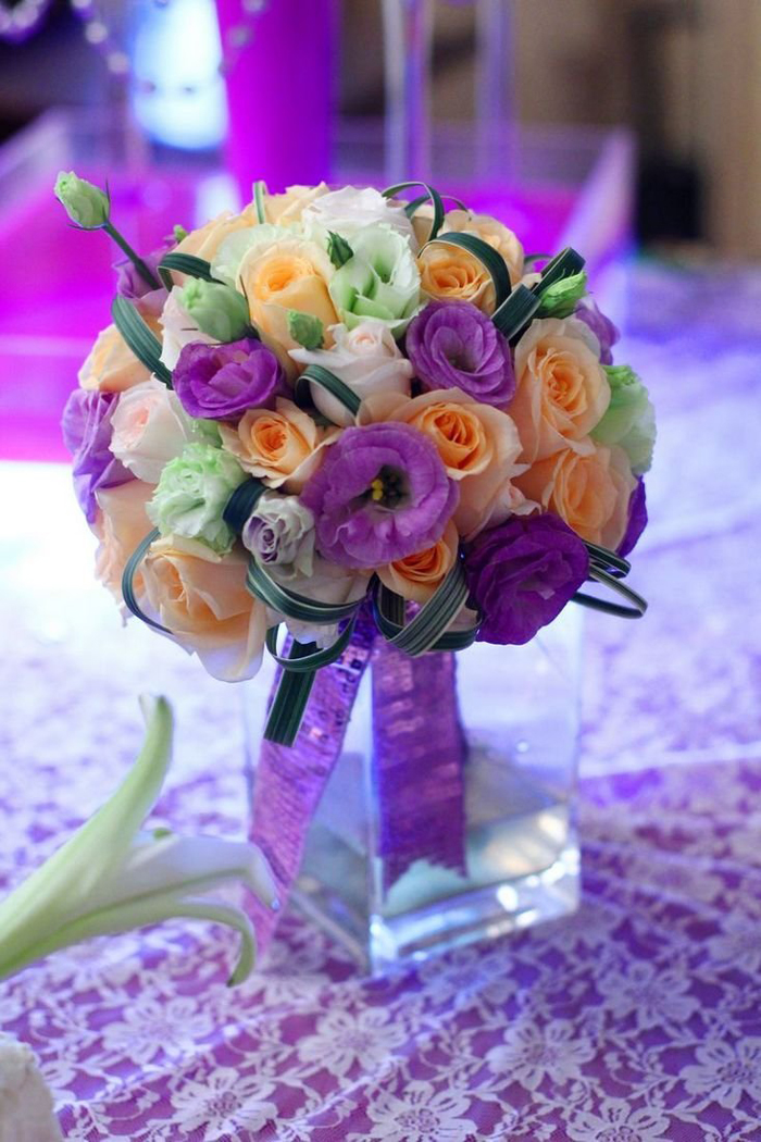 成都新娘/伴娘手捧花┆圆形白绿色系鲜花手捧花┆婚纱照手捧花在类目 鲜花速递/花卉仿真/绿植园艺, 婚礼鲜花布置, 新娘手捧花中 - 来自Buy2taobao.com提供专业的淘宝代购服务