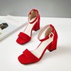 夏季韩版简约一字包跟方头，绒布大红色米白灰色，凉鞋7cm高粗跟女鞋