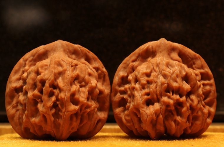 古玩文玩核桃把玩麻核桃41.3野生天地狮子头(收藏级)K67在类目 古董/邮币/字画/收藏, 手工艺/民俗, 核雕, 核桃/核桃雕中 - 来自Buy2taobao.com提供专业的淘宝代购服务