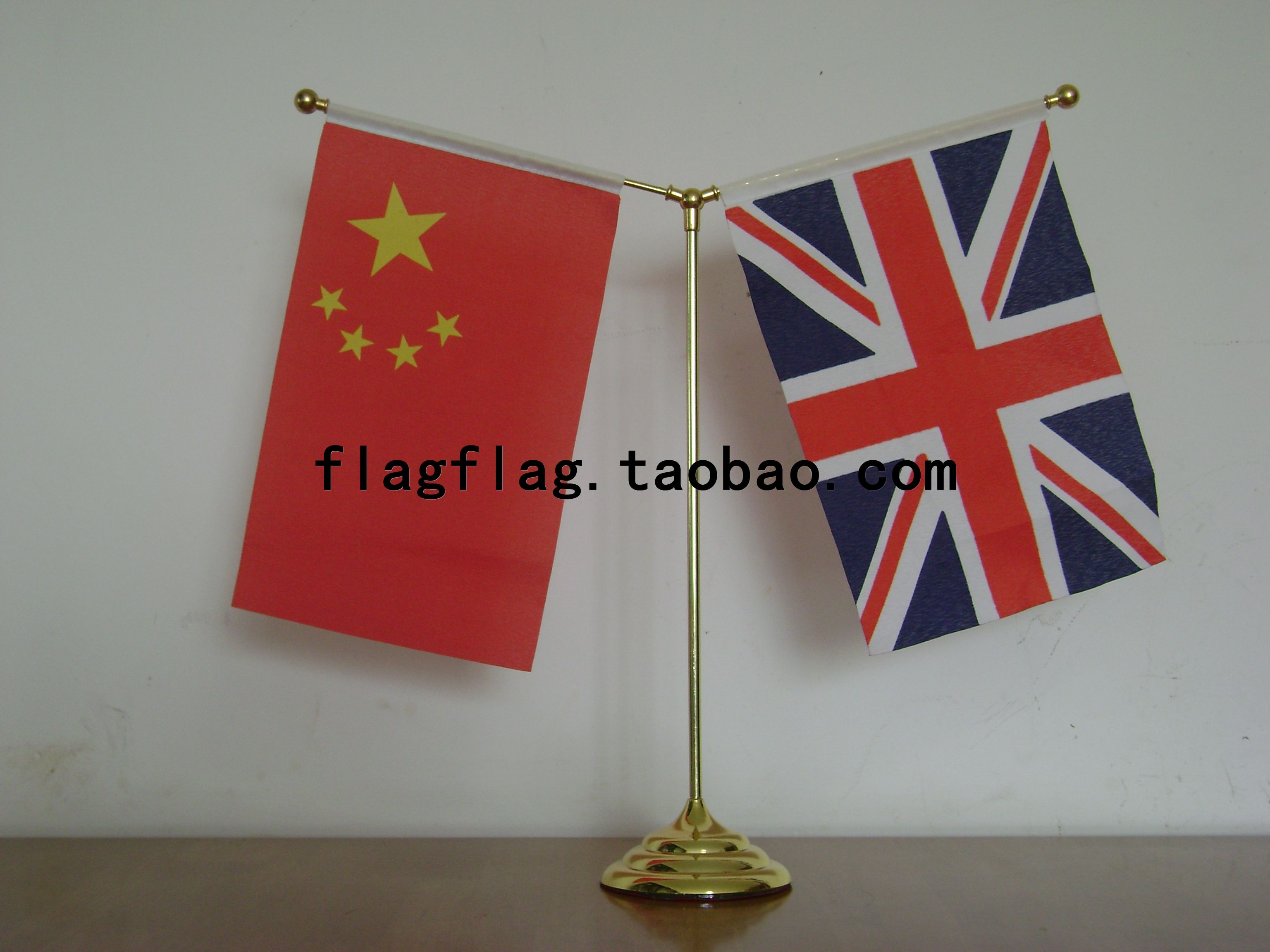 桌旗、签字旗、谈判旗、旗帜、世界各国国旗!在类目 电子词典/电纸书/文化用品, 教学演示/展示告示用品, 旗帜中 - 来自Buy2taobao.com提供专业的淘宝代购服务