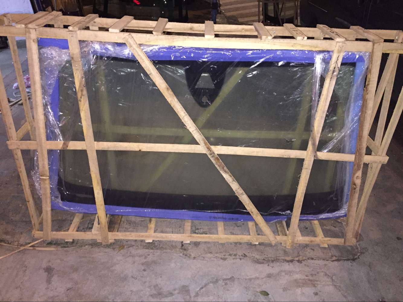 Volvo Regal S40 S60 S60L S80 S80L XC60 XC90 Front windshield After the windscreenin the Car/Articles/Fitting/Refit , Auto Parts and Accessories , Interior Systems , Windows and accessories category - from Buy2taobao.com to provide professional Taobao agent buy service