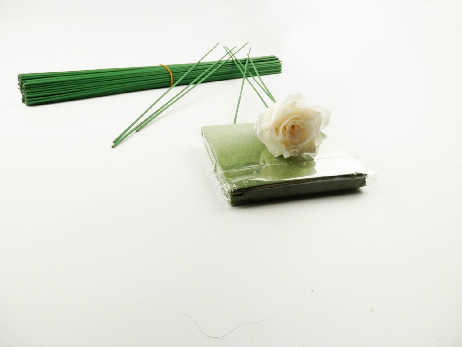 包邮2号花杆 纸花材料 绿铁丝/DIY材料 花杆铁丝 花束包装材料在类目 鲜花速递/花卉仿真/绿植园艺, DIY仿真花材料, 制作材料(新), 铁丝中 - 来自Buy2taobao.com提供专业的淘宝代购服务