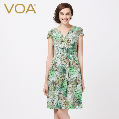 VOA 绿叶金峰石褐豹纹真丝双绉半开领短袖修身后中隐拉中款连衣裙商品大图