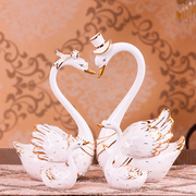 L欧式陶瓷天鹅摆件家居饰品欧式情侣鱼新婚礼物浪漫个性结婚