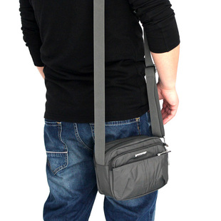 2024夏季男士休闲小包单肩斜跨包防水牛津布，时尚背包旅游