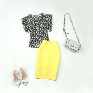 2418女大码夏季印花雪纺，薄款小衫黄色，包臀铅笔半身裙套装
