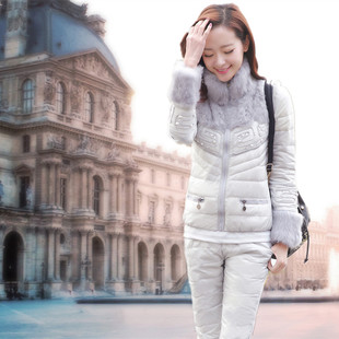 2023年冬韩版女士修身兔毛钉珠镶钻立领羽绒服三件套保暖外套
