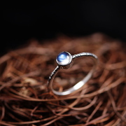 925纯银复古泰银饰品天然月光石戒指指环女士优雅气质款蓝光宝石