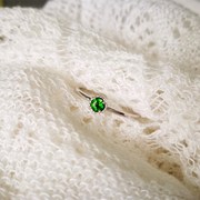 creamj18k金天然(金天然)铬，透辉石戒指浓绿闪耀时尚，水滴镶固定圈口-