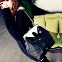 <em>毛衣搭配</em>_春秋冬新款露后背<em>大领毛衣</em> 针织衫宽