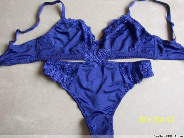 大<em>尺码文胸</em>套装 <em>80B</em>,<em>80</em>C,105C紫蓝色 无钢圈