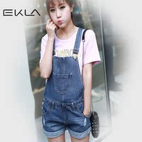 浪迪图牛仔背带<em>短裤女夏韩版潮</em>热裤牛仔<em>短裤女</em>