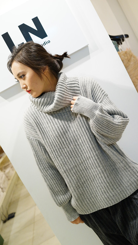 Свитер женский American Apparel AA Свитер женский American Apparel AA
