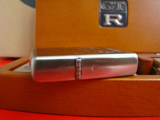 Зажигалка Zippo Оригинальные аутентичные подлинной Zippo зажигалка 1993 Nissan GT-r автомобиль деревянной коробке набор из трех Посвященным Чистая медь, Серебро Зажигалка Zippo Оригинальные аутентичные подлинной Zippo зажигалка 1993 Nissan GT-r автомобиль деревянной коробке набор из трех Посвященным Чистая медь, Серебро
