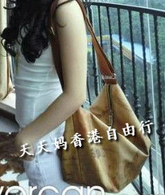celine香港店 香港代購意大利地圖包Alviero Martini 馬天尼 D037斜挎包 celine香港分店
