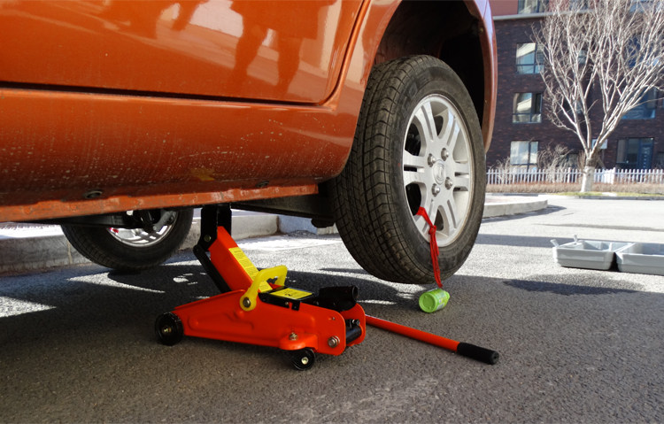 车用2吨卧式千斤顶 汽车轿车小车 液压2t手动车载换轮胎工具 特价