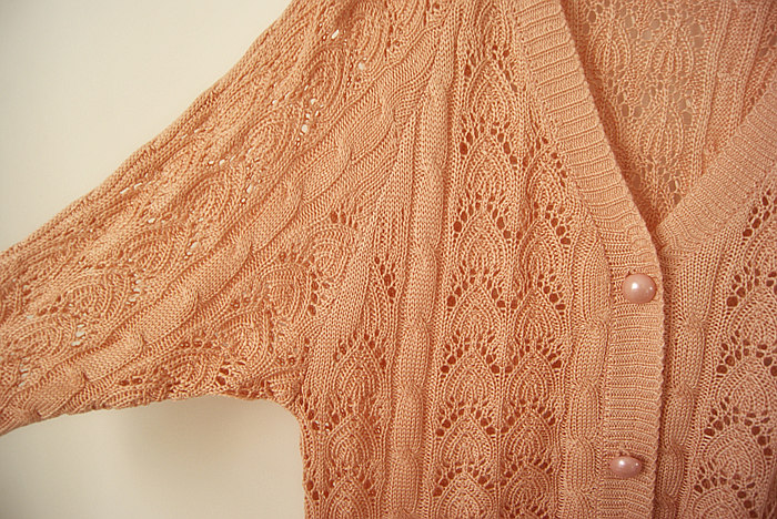 12<em>春秋薄</em>钩花镂空宽松蝙蝠<em>7分袖</em>甜美<em>针织开衫</em>