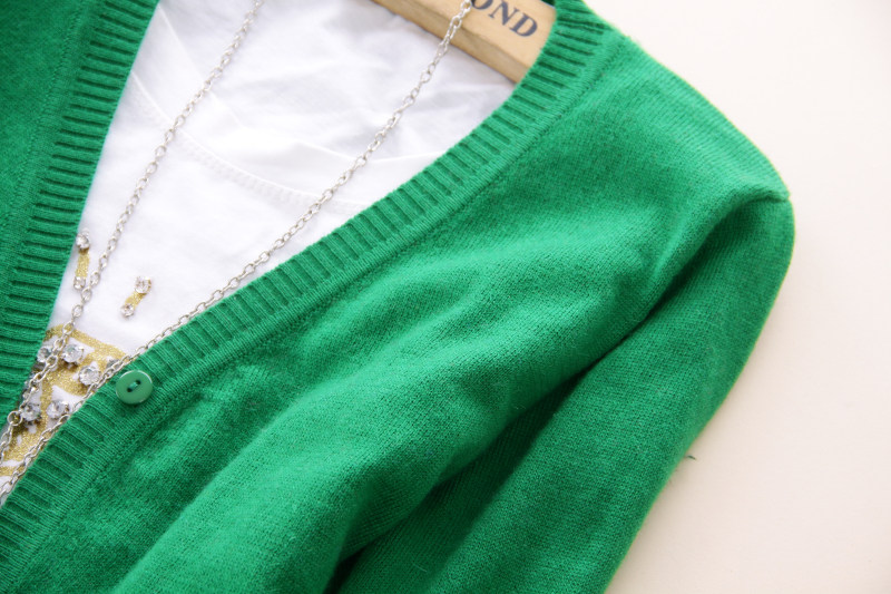 新款春装羊绒衫短款女毛衣羊毛<em>开衫女针织</em>衫V