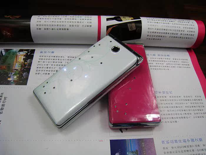 【三普<em>MC</em>8801 时尚<em>女性</em>音乐呼吸灯翻盖手机