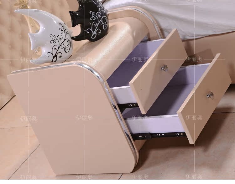 кожаная кровать Yi Liao 1.8 D13 кожаная кровать Yi Liao 1.8 D13