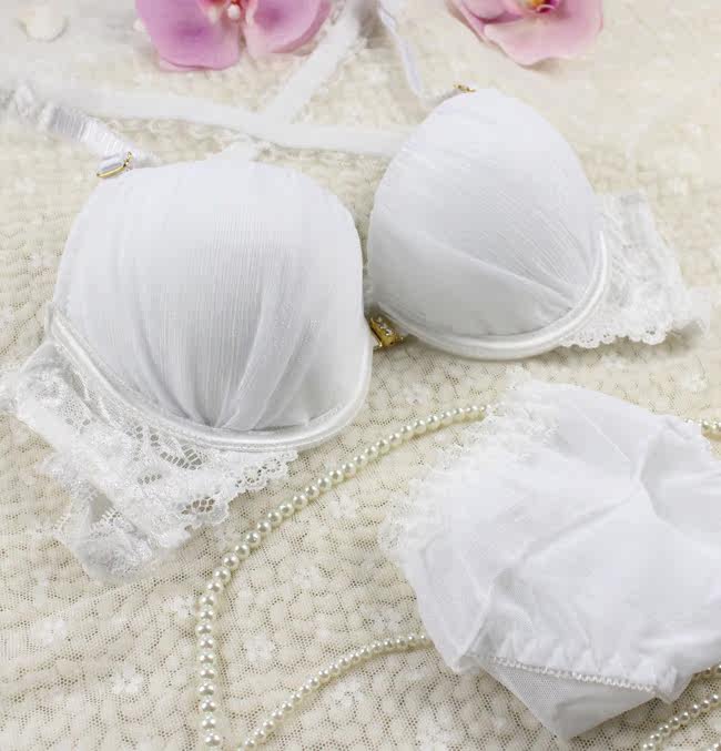 日系少女<em>文胸</em>套装美背性感交叉<em>肩带</em>纯<em>白色胸罩</em>