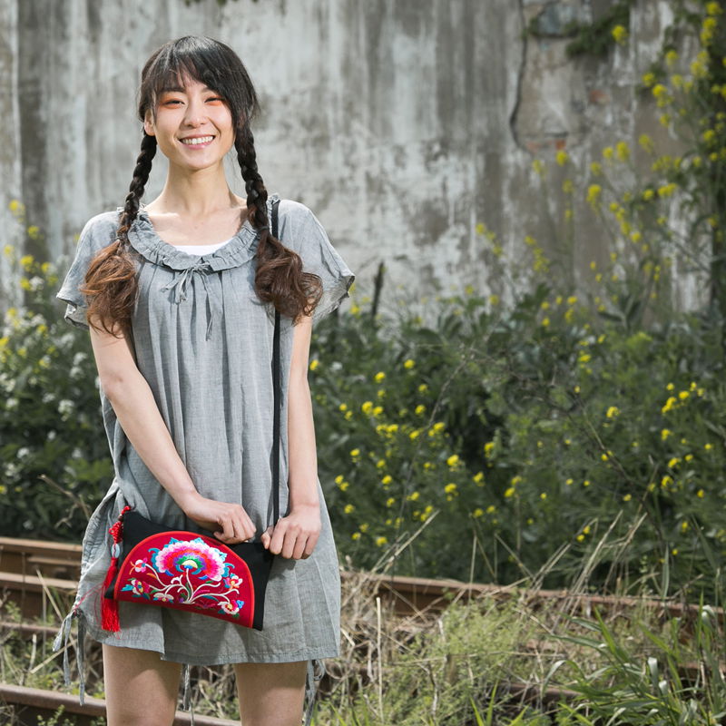 黑花男拿包 中國民族風刺繡花佈包紅黑喜慶刺繡花女士斜跨迷你小包苗繡斜挎包 黑花包