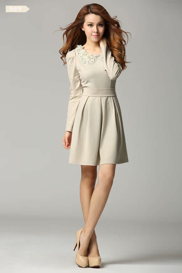 Женское платье OSA sl33039 OSA2012 L33039 Объемный рисунок Женское платье OSA sl33039 OSA2012 L33039 Однотонный цвет Обычная Длинный рукав О-вырез Короткая юбка (76-90 см)