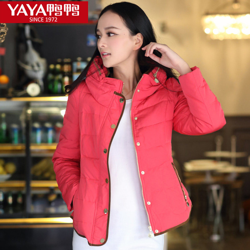 鸭鸭 <em>羽绒服女款</em>新款<em>短款</em>英伦风羽绒服加厚冬