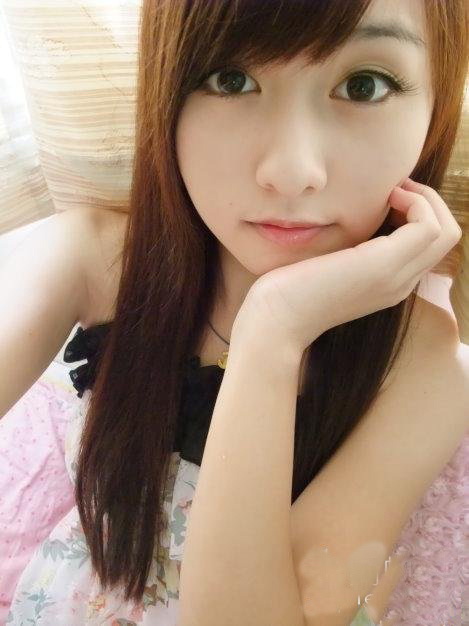 <em>最新美女图片</em>清纯台湾正妹妮妮Nini可爱自拍_