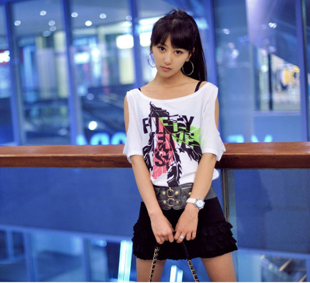 <em>清纯美女</em>刘子祺街头写真<em>组图</em>以及<em>生活照</em> - 画报