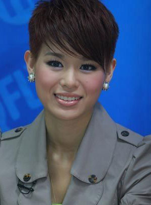 <em>学</em>胡杏儿12款瘦脸<em>发型</em> <em>儿童</em>长发的<em>梳</em>法图片脸