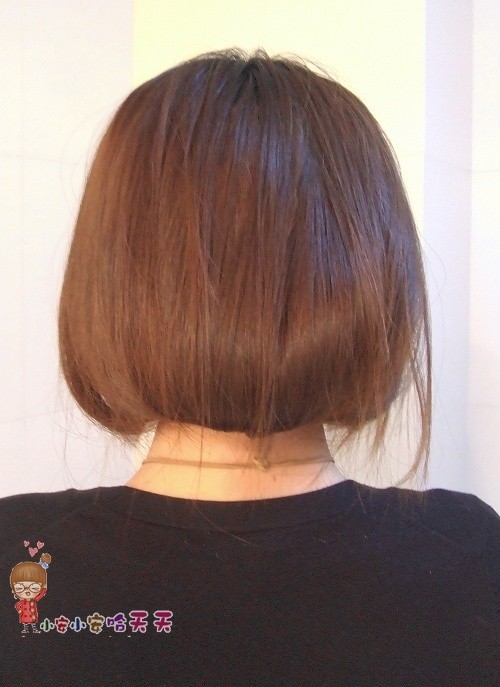 <em>怎样扎发型</em>小安教你快速由长发变身BOBO头_