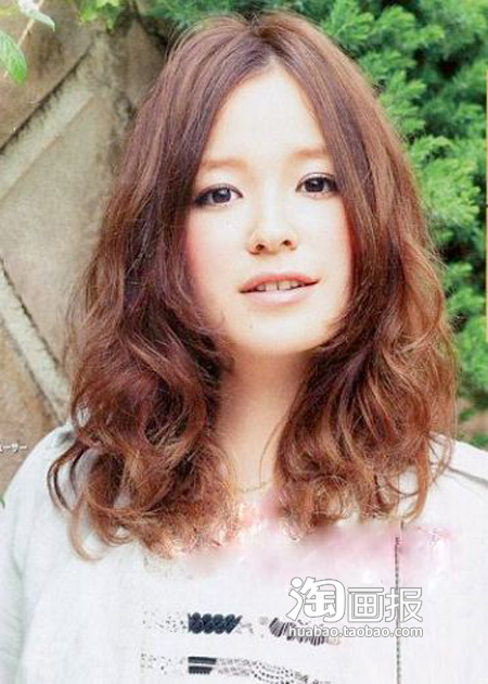 今秋减龄必备<em>儿童辫子发型</em>甜美森林系<em>发型</em>_p