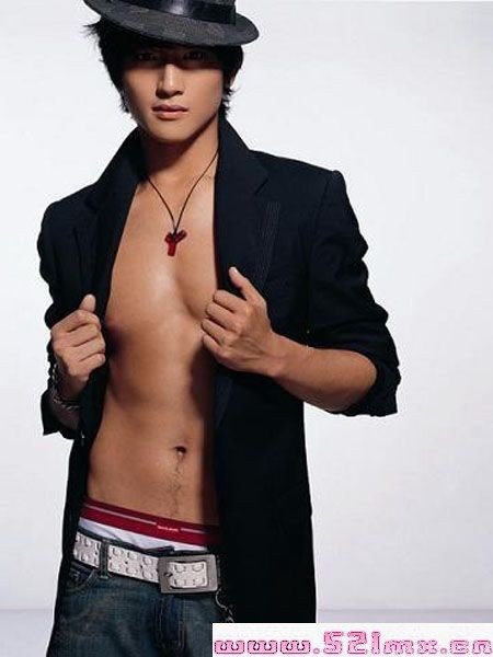 男色时代帅哥明星的露点写真,乳此动人(第60件